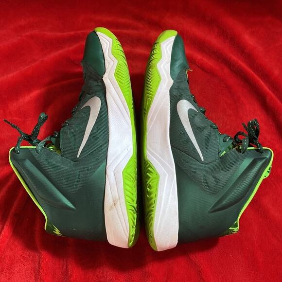 Nike Zoom Hyperquickness GRFX Basketball Shoes in Green